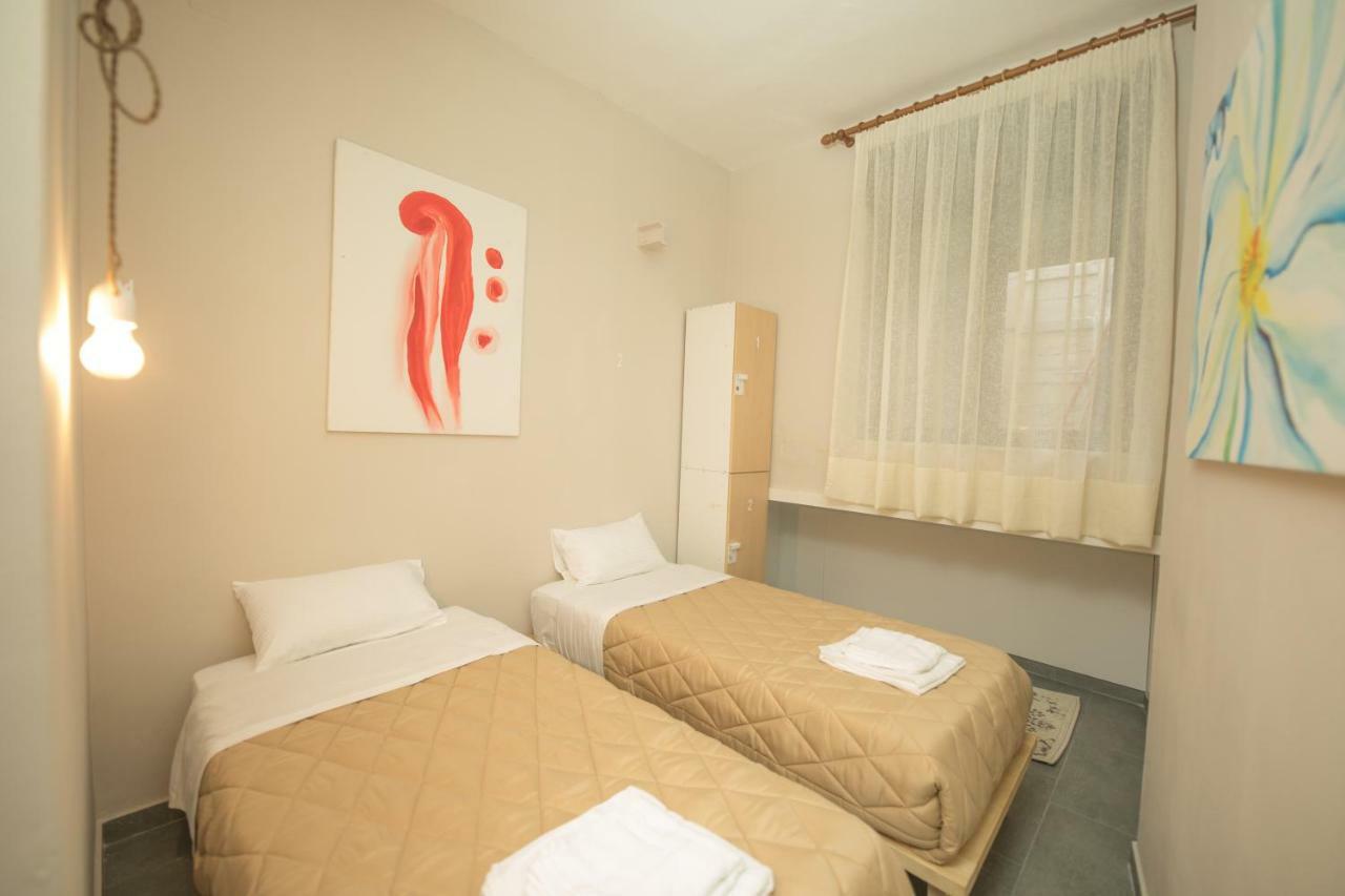 Mosaic Hostel *